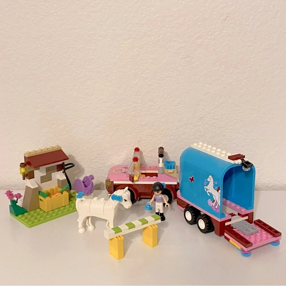 LEGO Friends #3186 Emma’s Horse Trailer Retired 2012 Set (Pre-Owned)